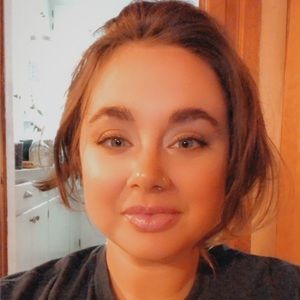 Meet your Posher, Casey